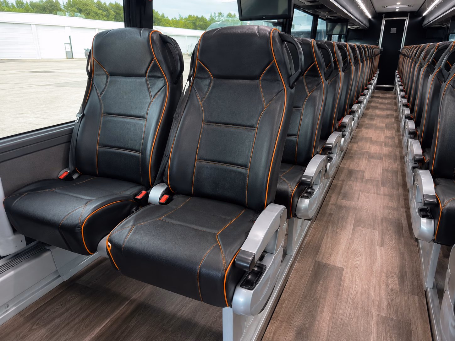 santamariacharterbuscompany com makes it easy to ride with your group to cal poly and ucsb games
